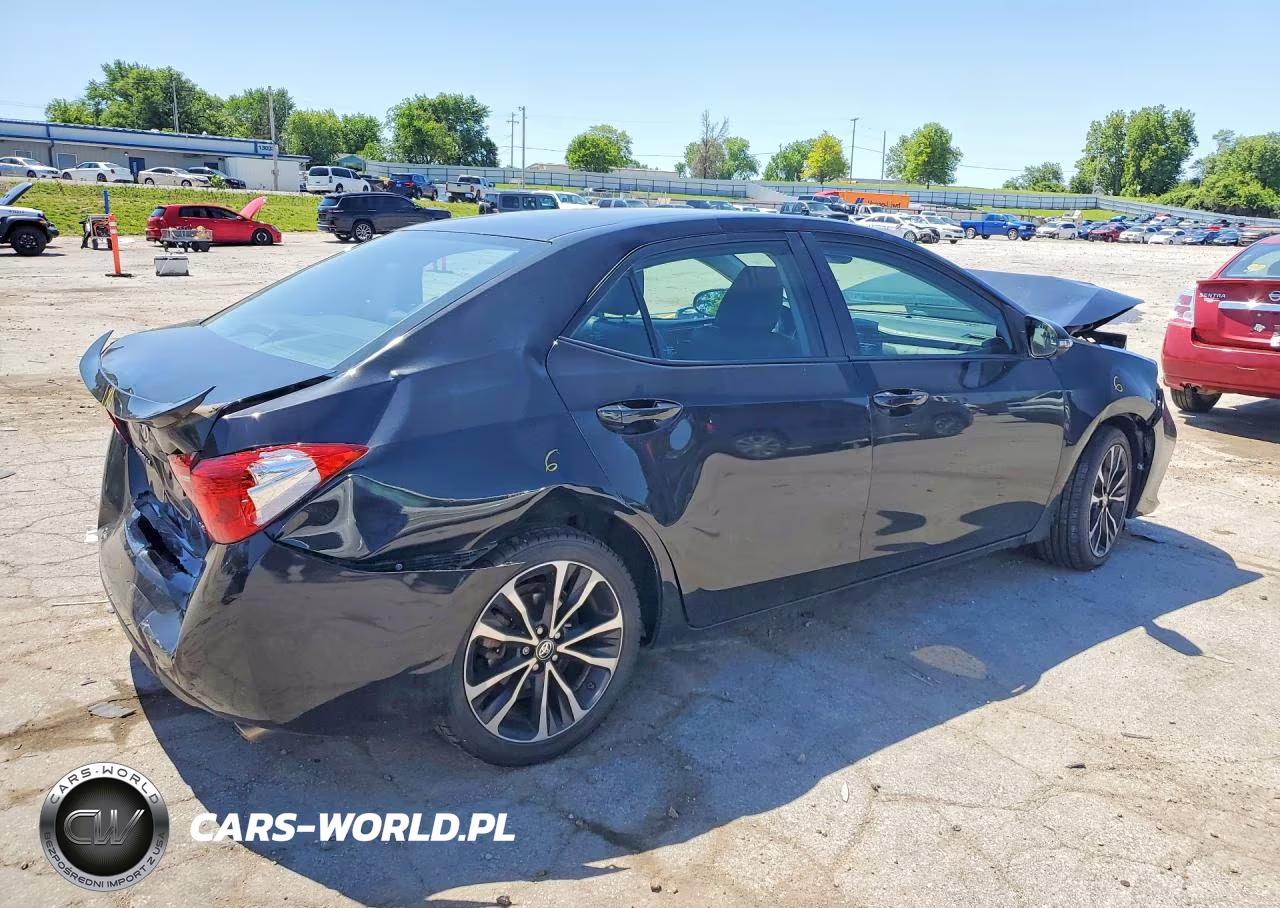 2017 Toyota Corolla Se VIN:2T1BURHE7HC770098 - 3