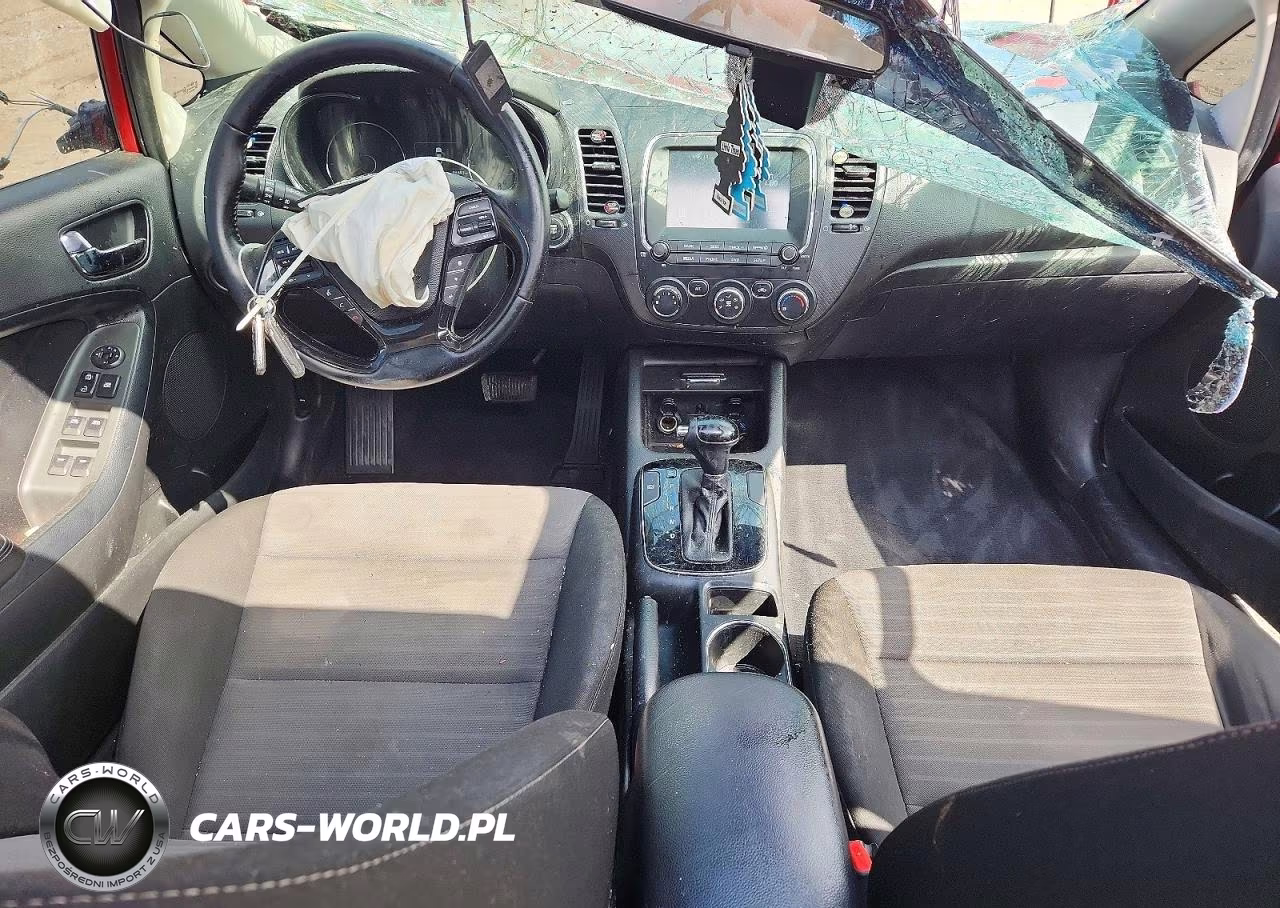 2018 Kia Forte S VIN:3KPFL4A76JE225844 - 8