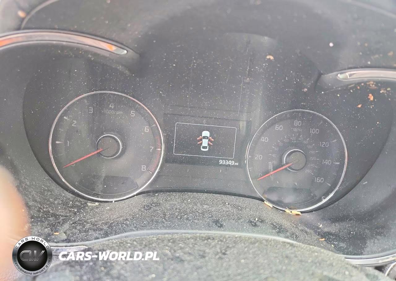 2018 Kia Forte S VIN:3KPFL4A76JE225844 - 9