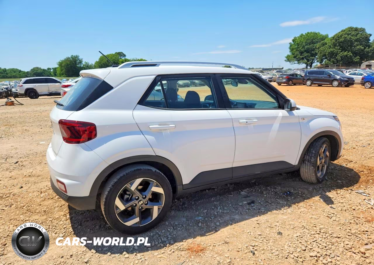 2024 Hyundai Venue Sel VIN:KMHRC8A33RU290032 - 3