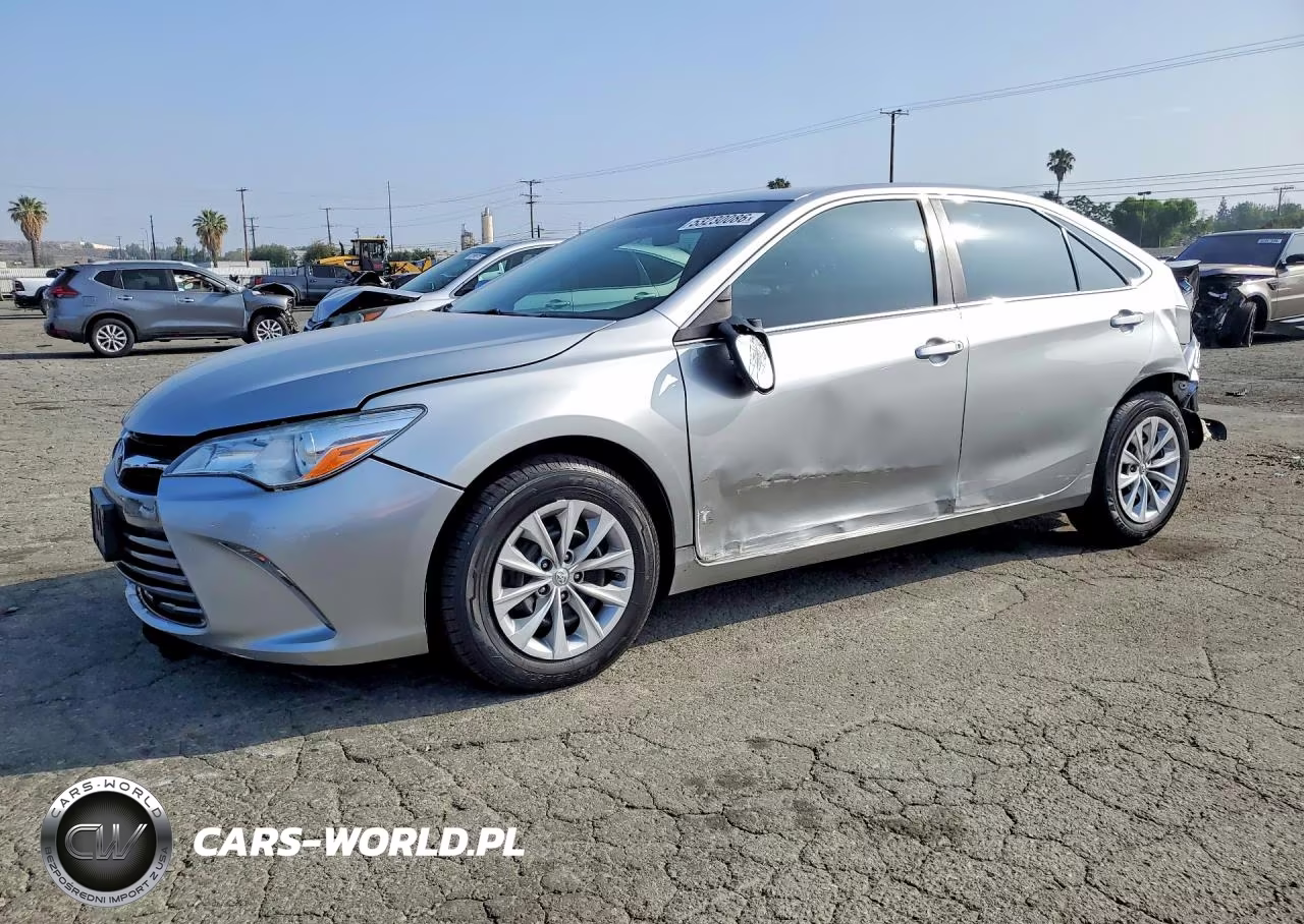 2016 Toyota Camry Le – zdjęcie 1 z 12