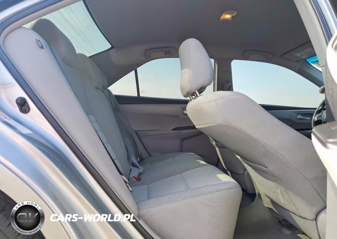 2016 Toyota Camry Le VIN:4T4BF1FK0GR532715 - 10