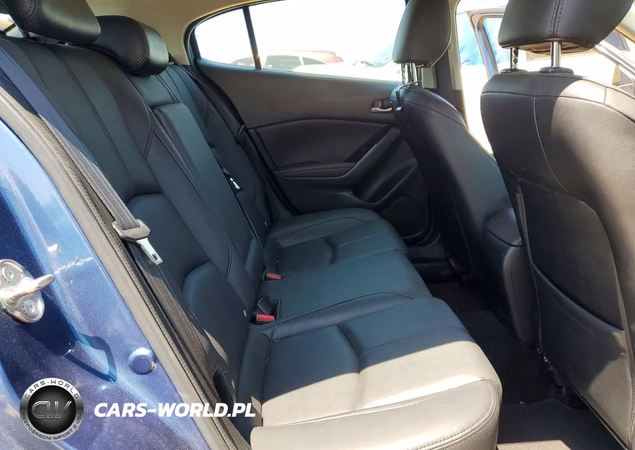 2018 Mazda 3 Touring VIN:3MZBN1L34JM266252 - 10