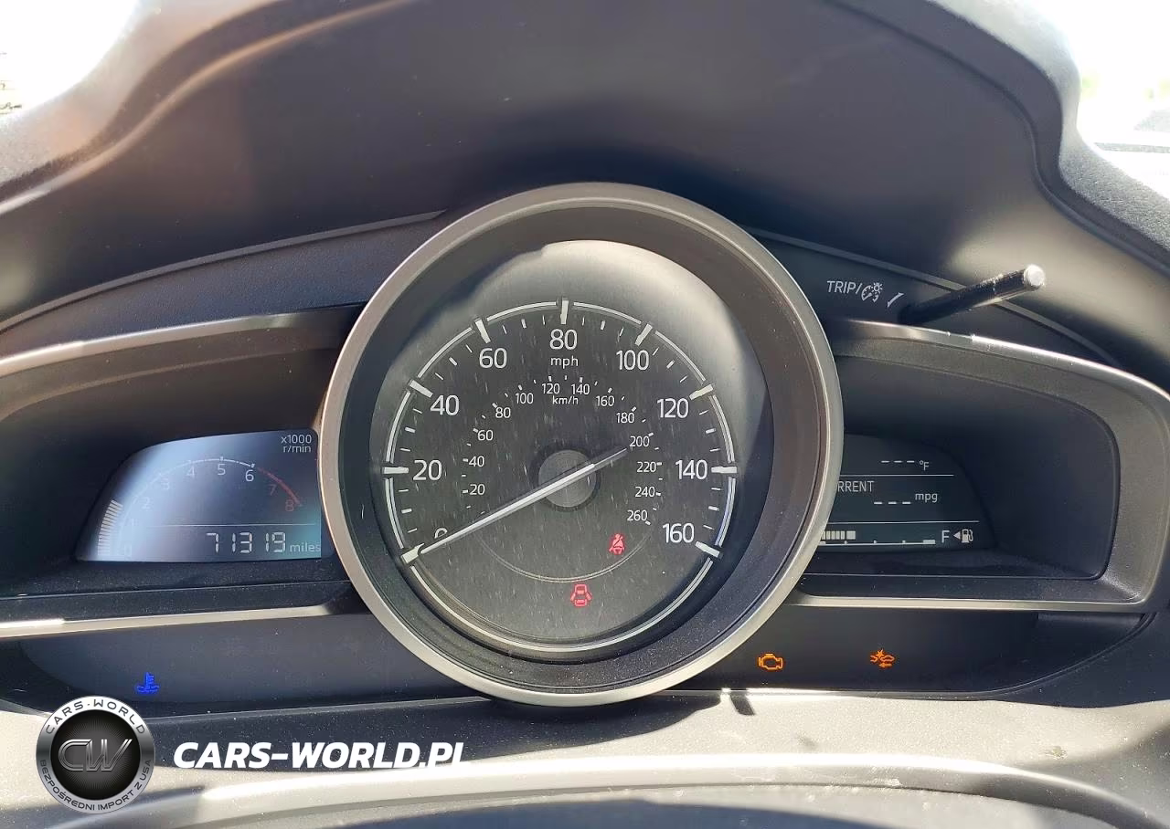 2018 Mazda 3 Touring VIN:3MZBN1L34JM266252 - 9