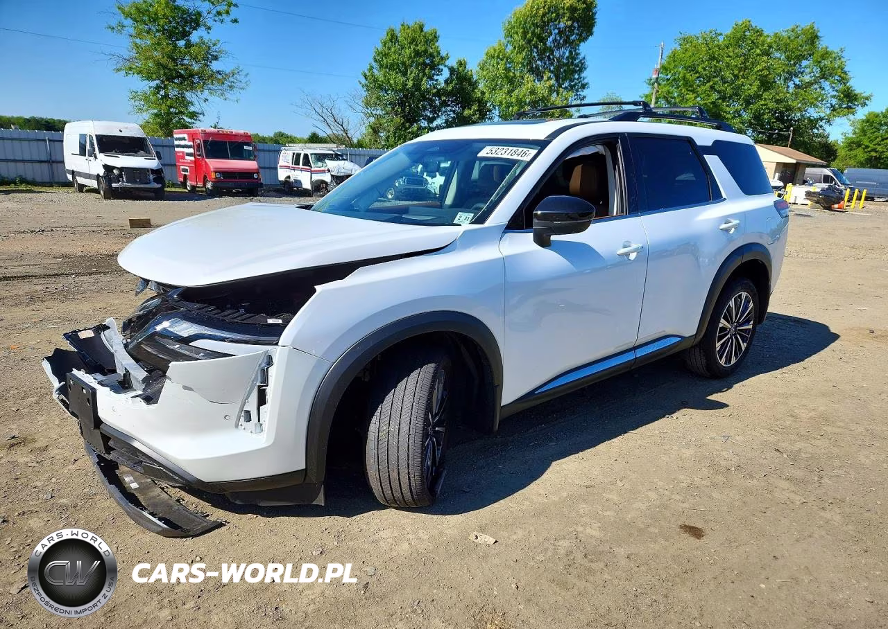 2026 Nissan Pathfinder Platinum