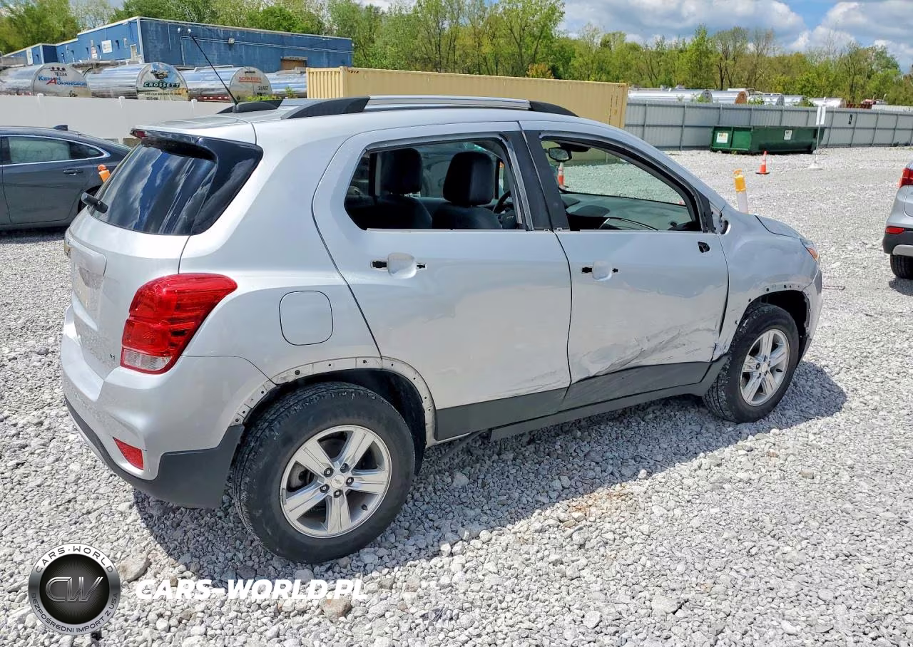 2019 Chevrolet Trax 1Lt VIN:3GNCJPSB8KL330757 - 3