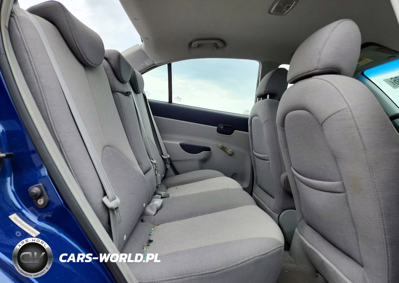 2006 Hyundai Accent Gls VIN:KMHCN46C46U013385 - 10