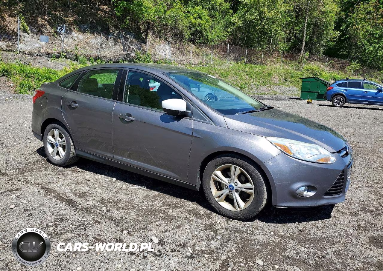 2012 Ford Focus Se VIN:1FAHP3F21CL432517 - 4
