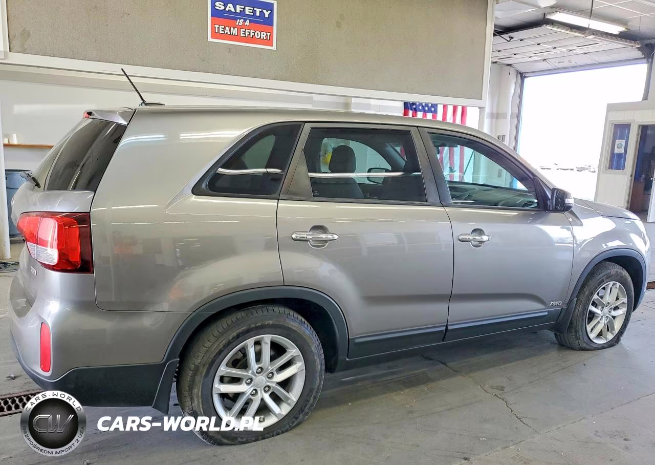 2014 Kia Sorento Lx VIN:5XYKTCA67EG425639 - 3