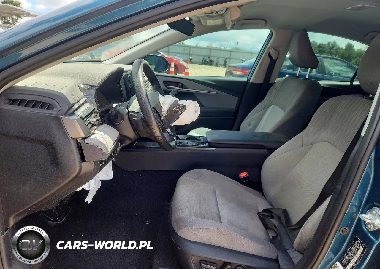 2025 Toyota Camry Le VIN:4T1DAACK6SU146704 - 7