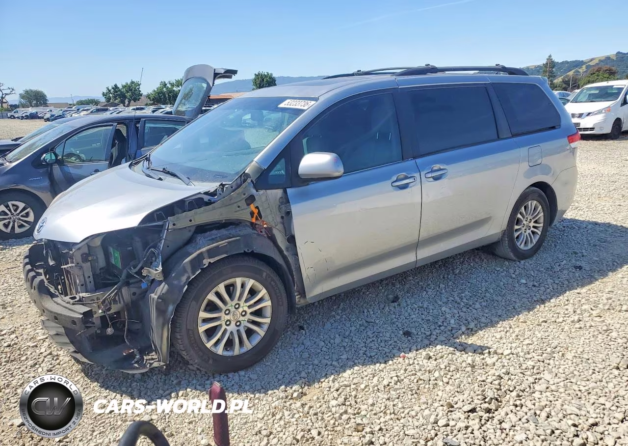 2011 Toyota Sienna Xle 8-Passenger
