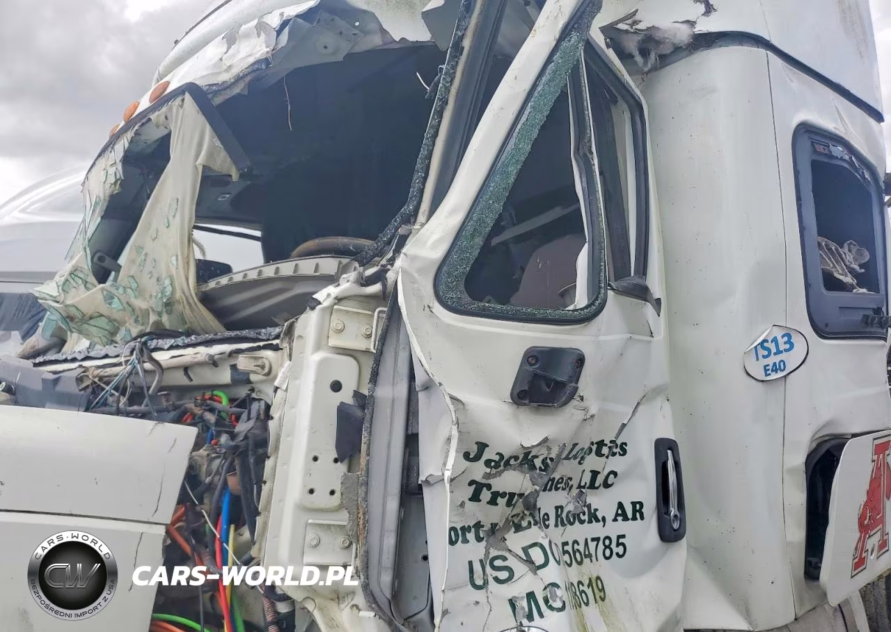 2017 International Prostar VIN:3HSDJAPR7HN575795 - 9