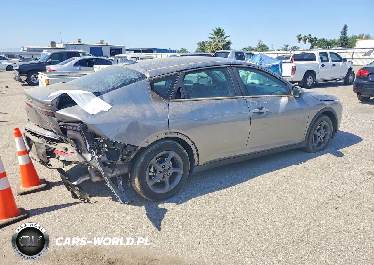 2026 Kia K4 Lxs VIN:3KPFT4DE8TE307264 - 3