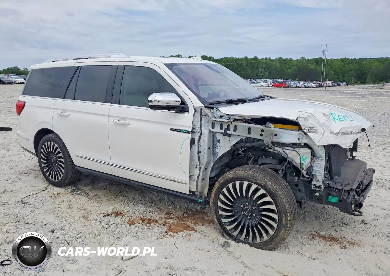 2020 Lincoln Navigator Black Label VIN:5LMJJ2TTXLEL11681 - 4