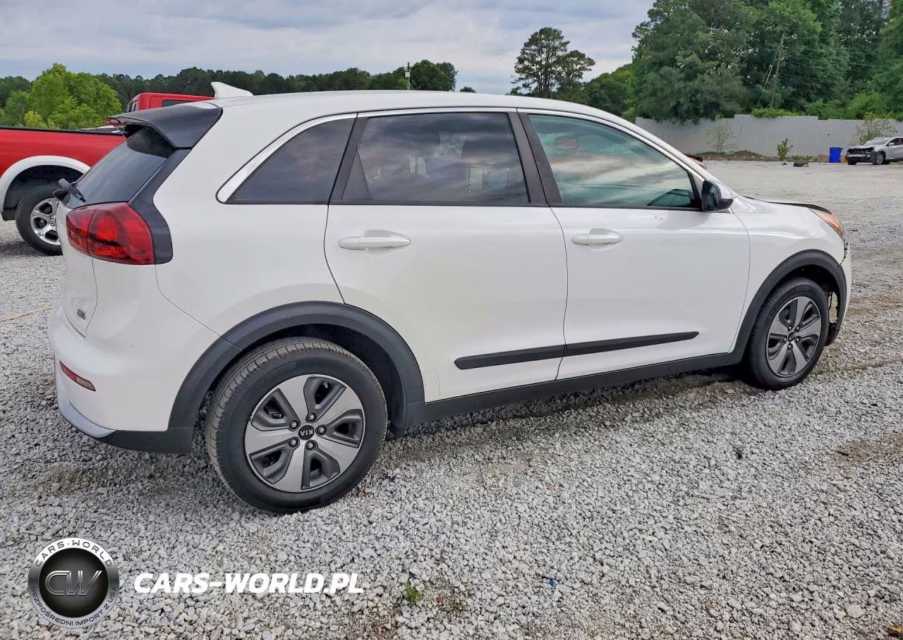 2018 Kia Niro Fe VIN:KNDCB3LC9J5203911 - 3