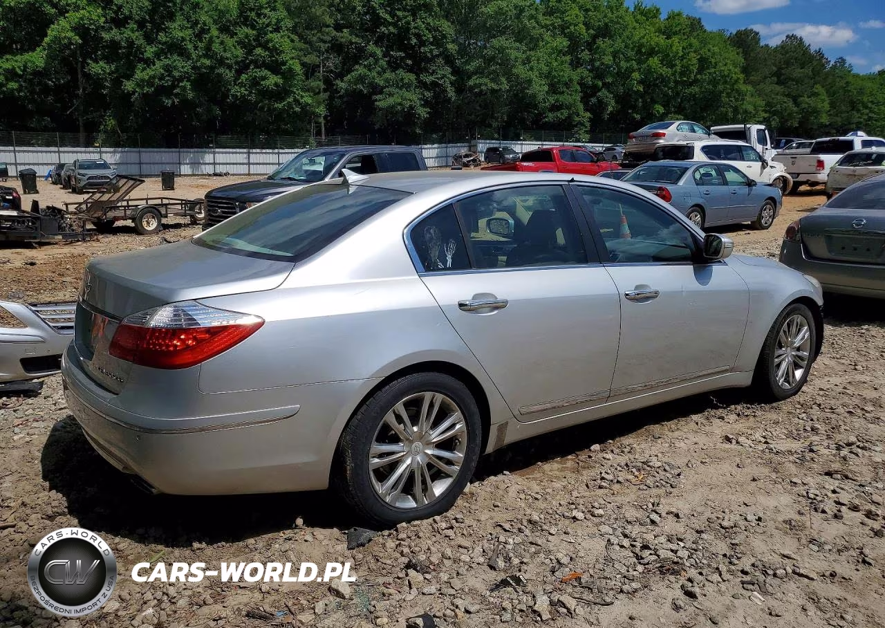 2011 Hyundai Genesis 4.6L VIN:KMHGC4DF4BU113839 - 3