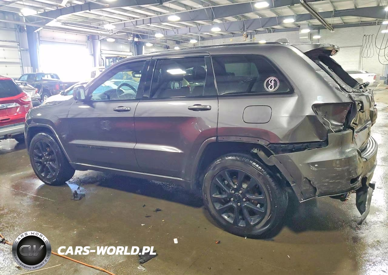 2018 Jeep Grand Cherokee Laredo VIN:1C4RJFAG5JC515126 - 2