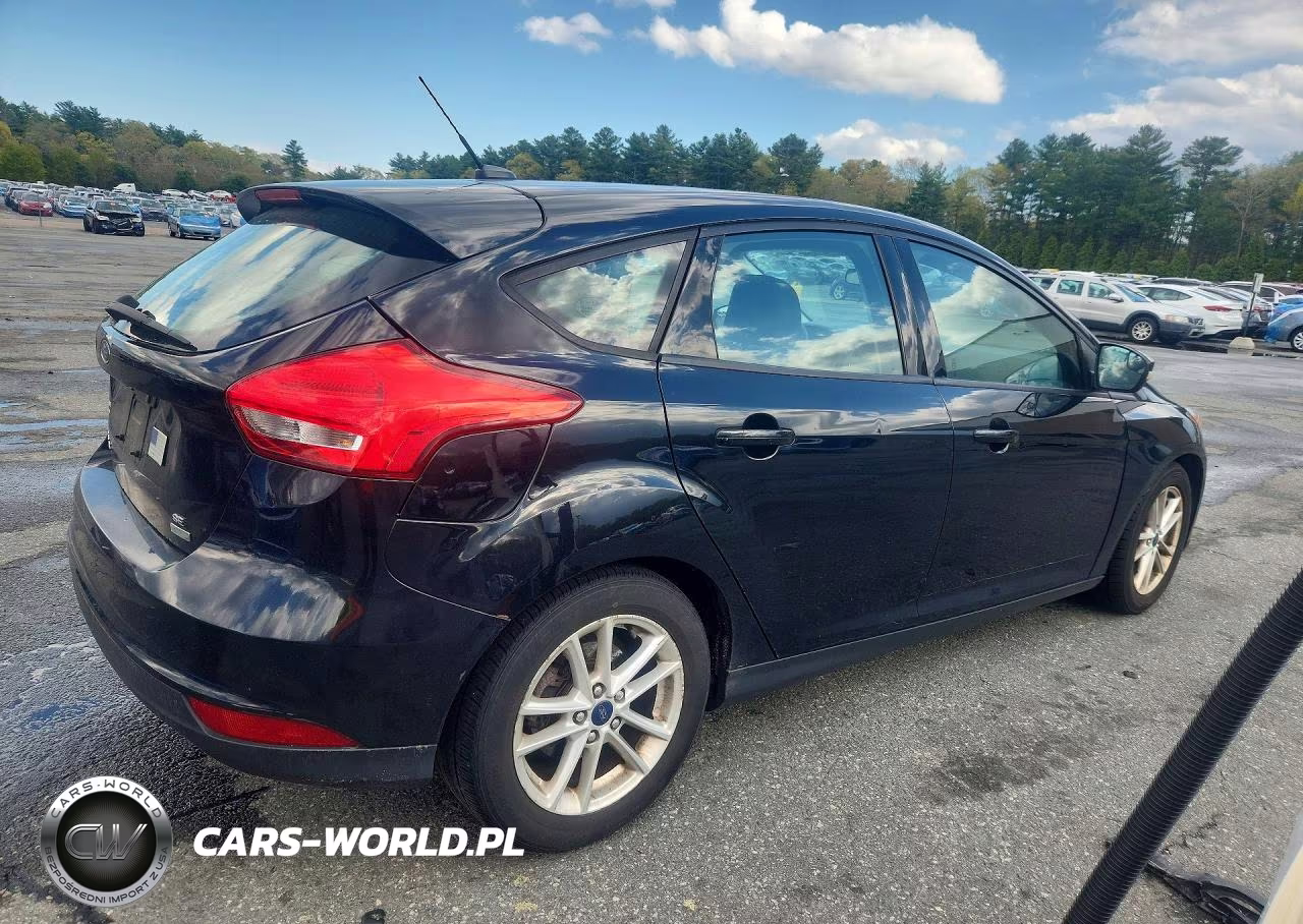 2016 Ford Focus Se VIN:1FADP3KE4GL240108 - 3