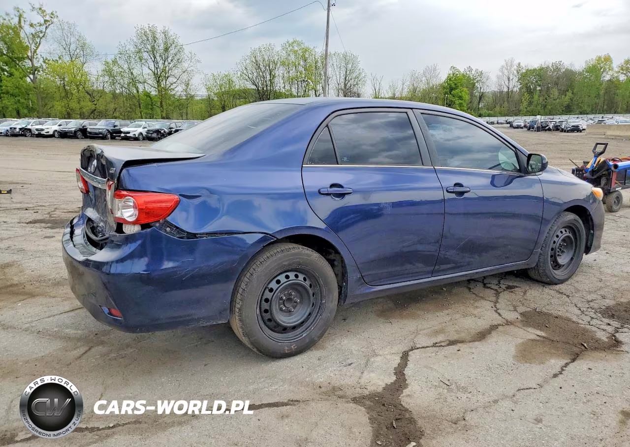 2013 Toyota Corolla Le VIN:5YFBU4EE1DP182179 - 3