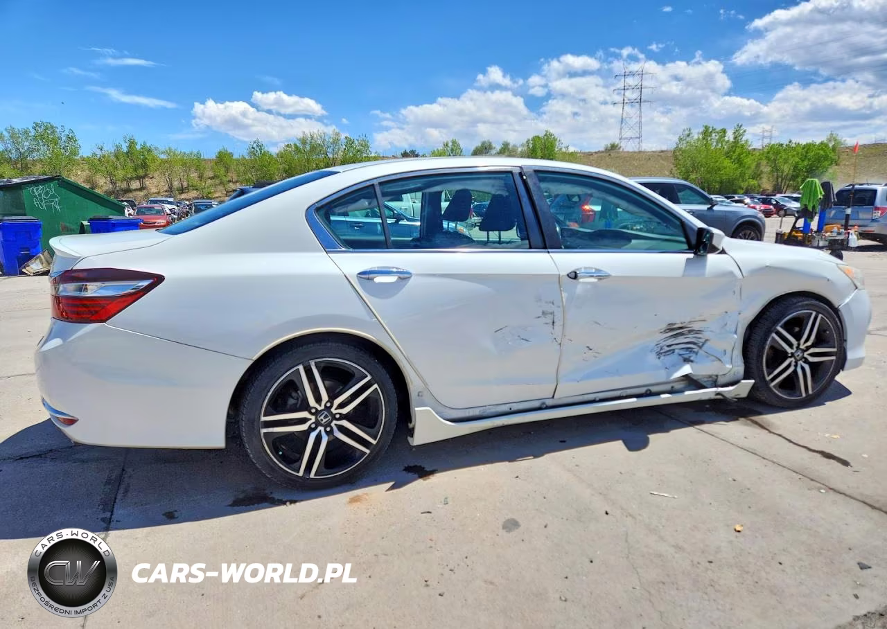 2017 Honda Accord Sport VIN:1HGCR2F5XHA078830 - 3