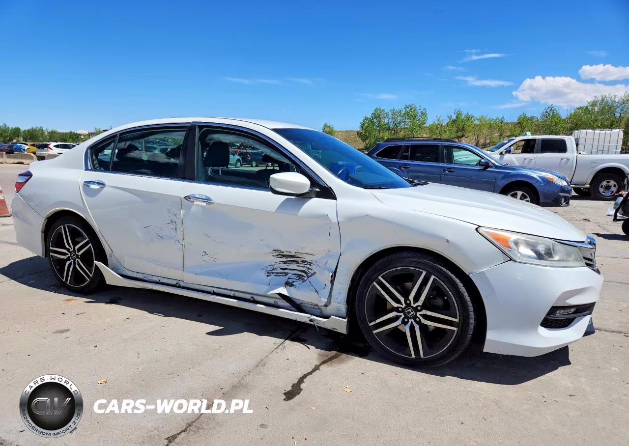 2017 Honda Accord Sport VIN:1HGCR2F5XHA078830 - 4