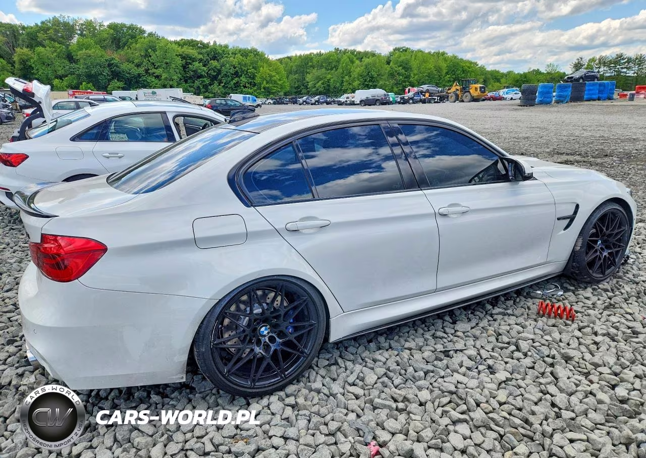 2018 BMW M3 VIN:WBS8M9C5XJ5K99464 - 3