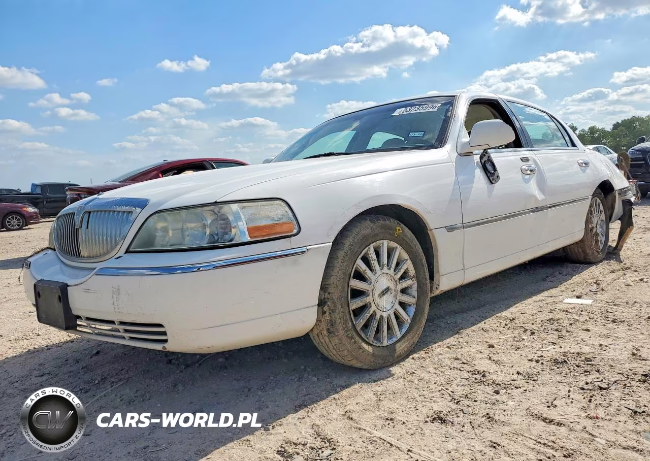 2004 Lincoln Town Car