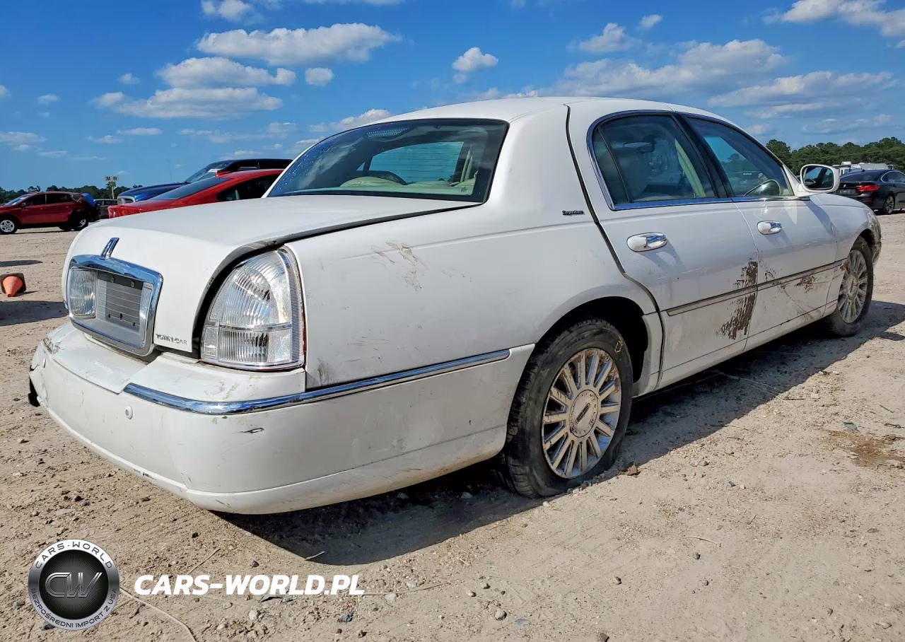 2004 Lincoln Town Car VIN:1LNHM81W44Y637064 - 3
