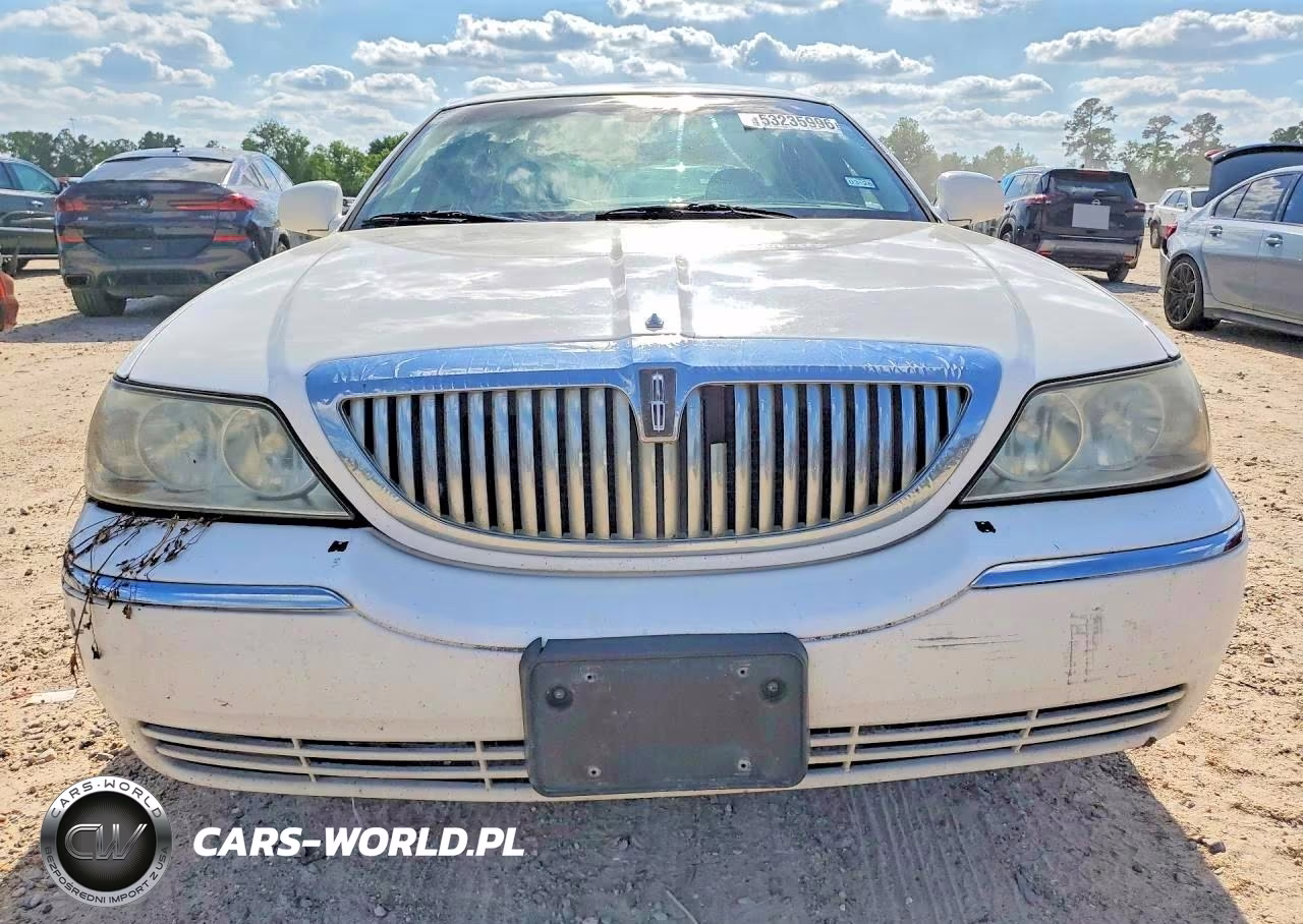 2004 Lincoln Town Car VIN:1LNHM81W44Y637064 - 5
