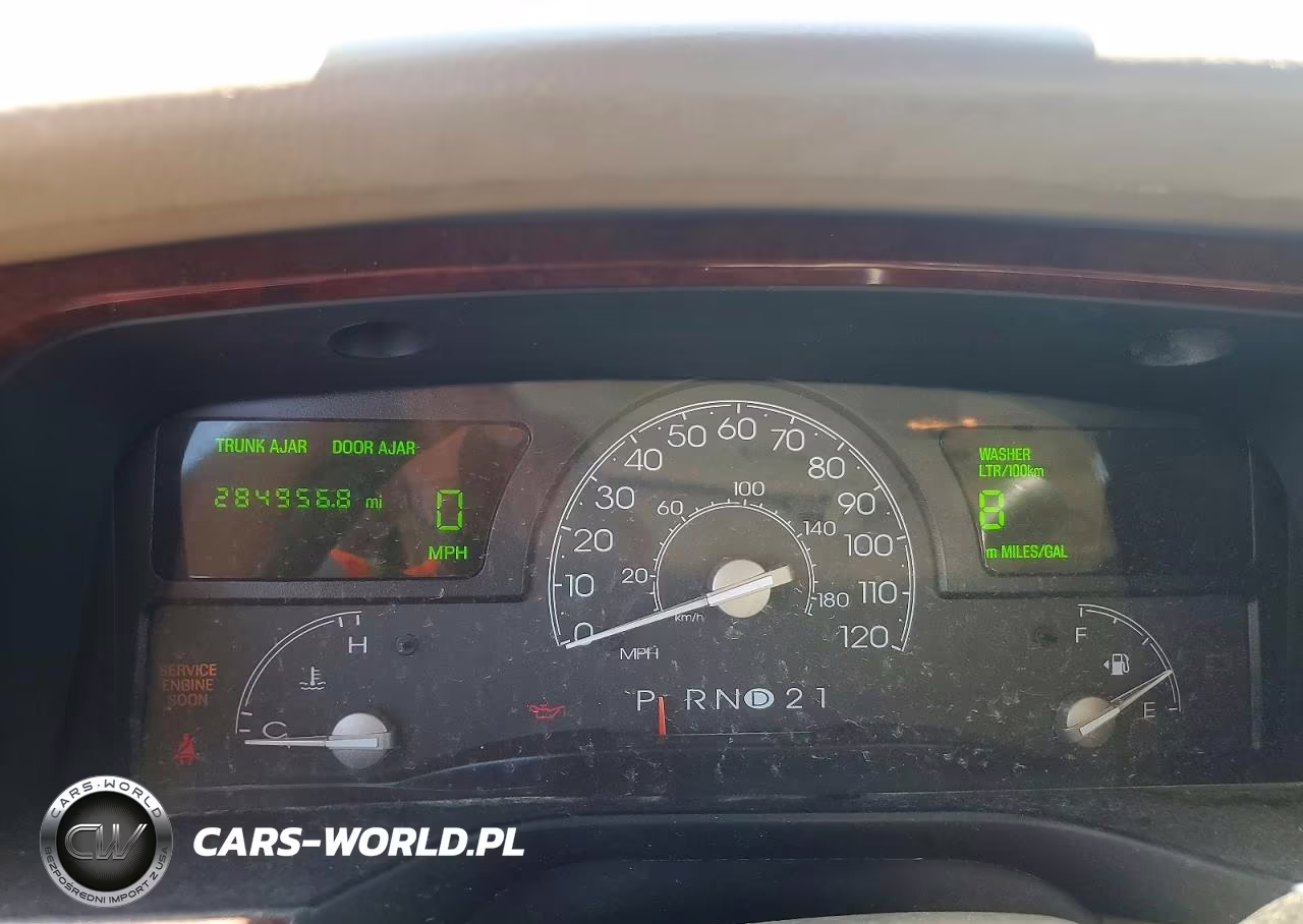 2004 Lincoln Town Car VIN:1LNHM81W44Y637064 - 9