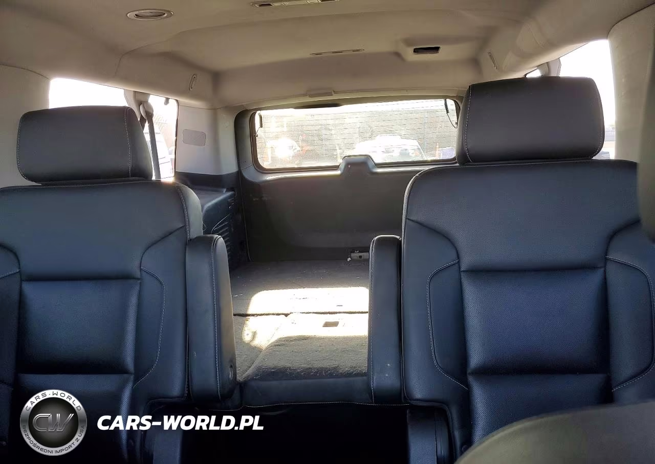 2018 Chevrolet Suburban K1500 Premier VIN:1GNSKJKC9JR163850 - 10