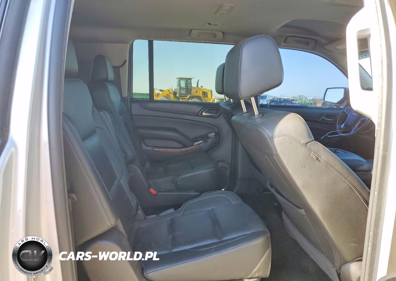 2018 Chevrolet Suburban K1500 Premier VIN:1GNSKJKC9JR163850 - 11