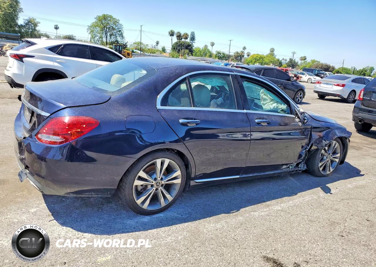 2018 Mercedes-Benz C 300 VIN:55SWF4JB6JU263868 - 3
