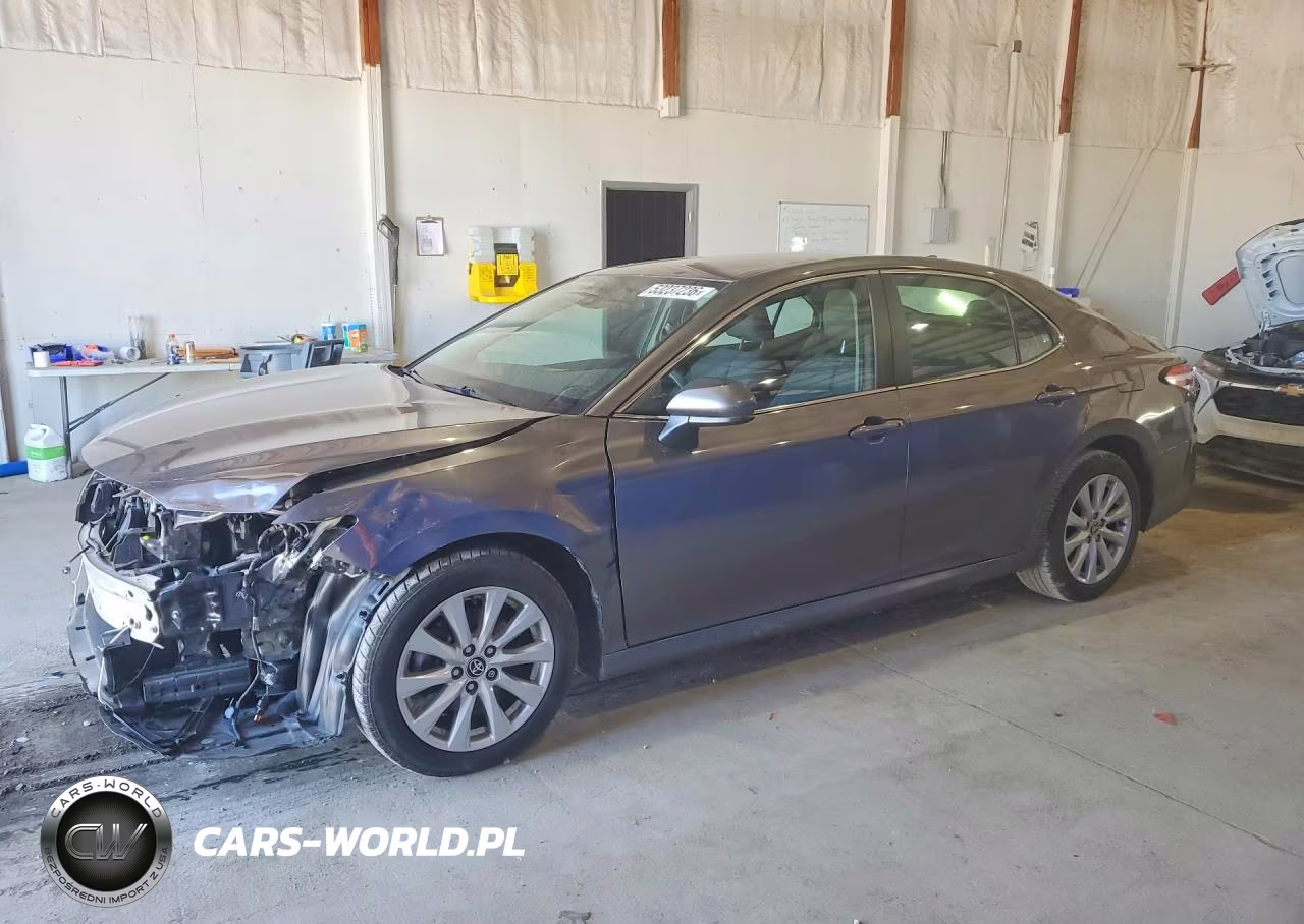 2020 Toyota Camry Le – zdjęcie 1 z 12