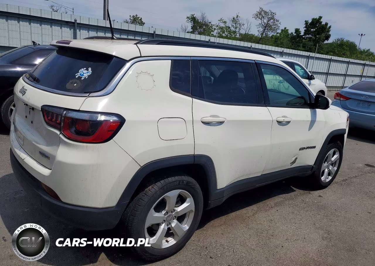 2018 Jeep Compass Latitude VIN:3C4NJDBB8JT342907 - 3