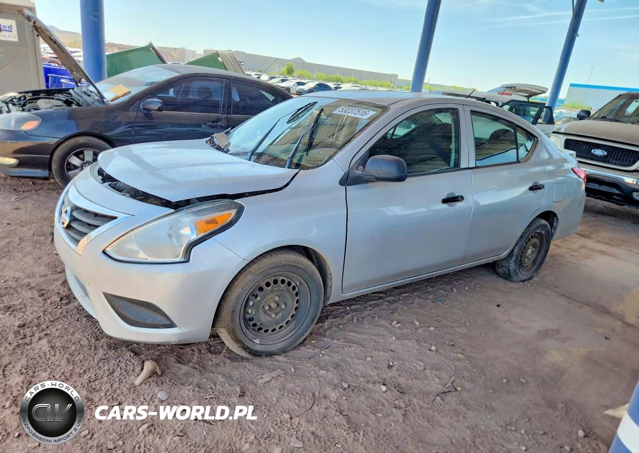 2015 Nissan Versa 1.6 S Plus