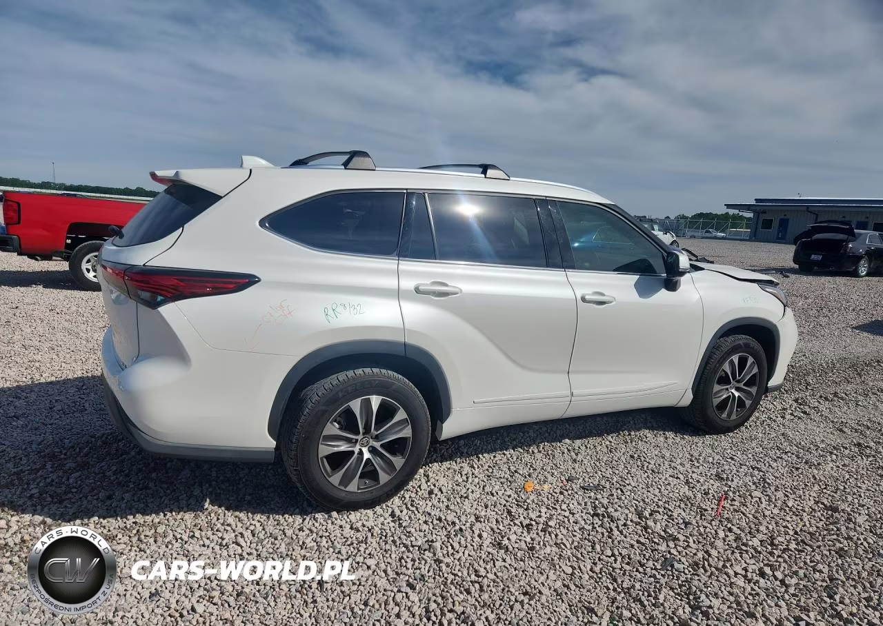 2020 Toyota Highlander Xle VIN:5TDHZRAH9LS512617 - 3