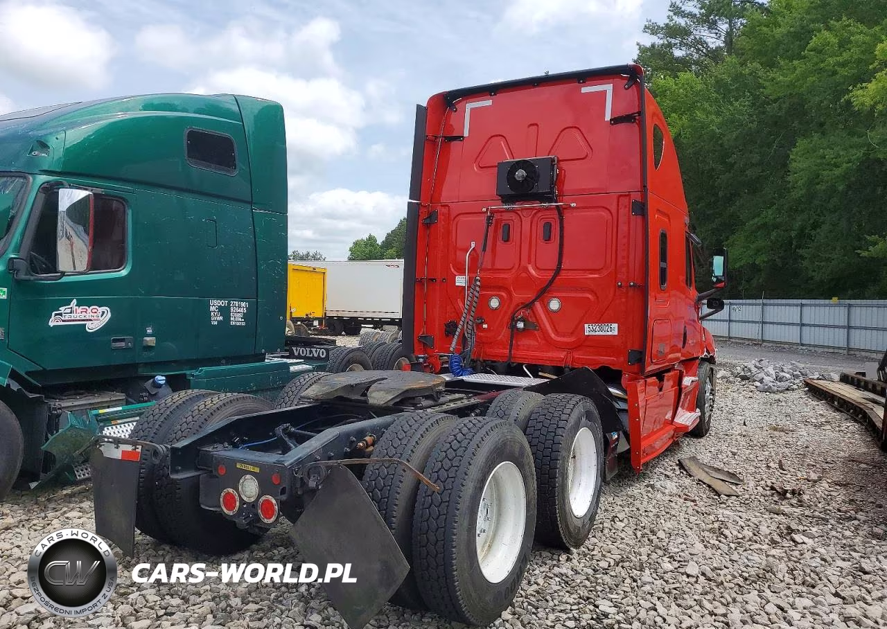 2020 Freightliner Cascadia 126 Semi Truck VIN:3AKJHHDR0LSLX2846 - 4