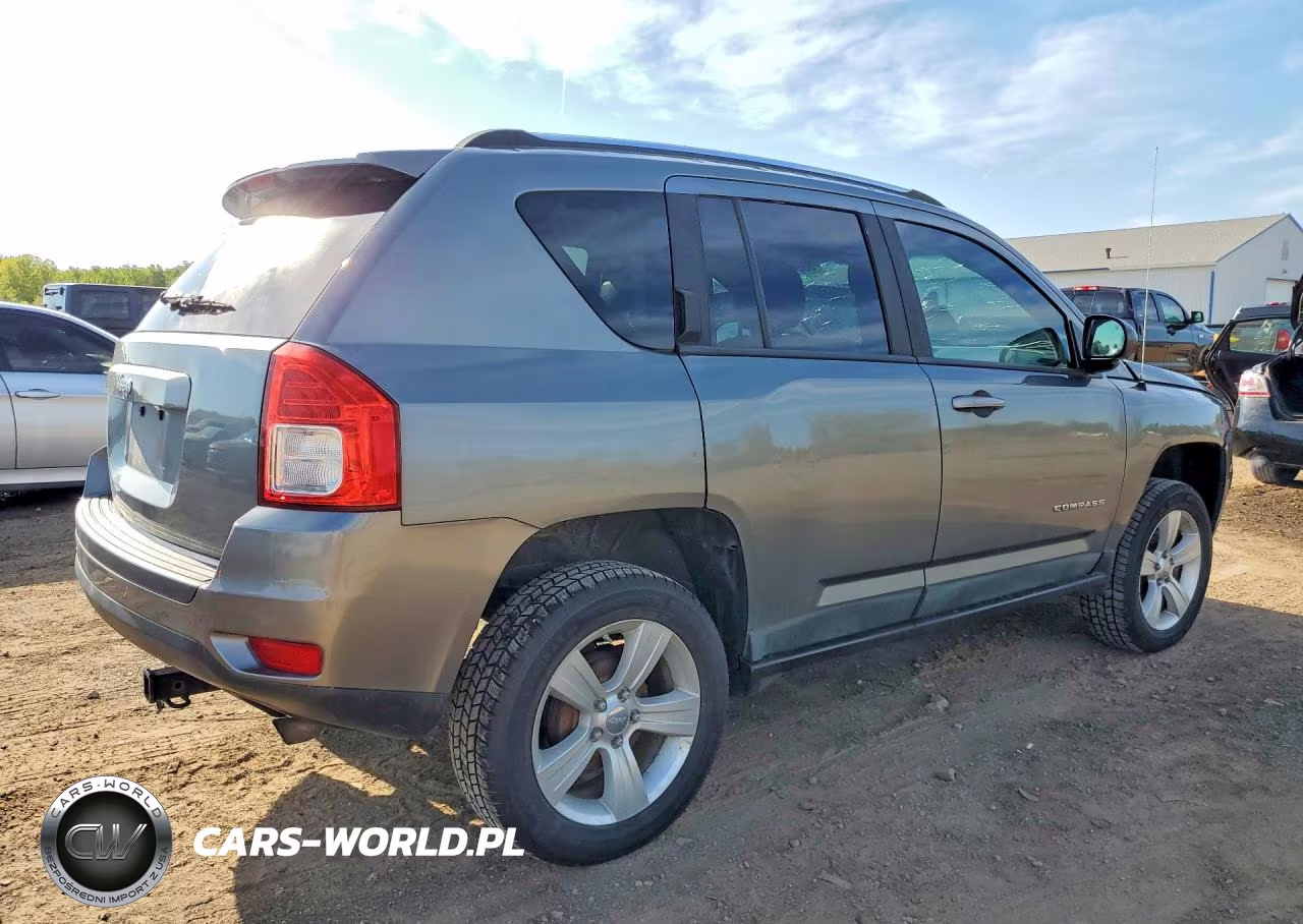 2011 Jeep Compass Sport VIN:1J4NT1FB9BD245705 - 3