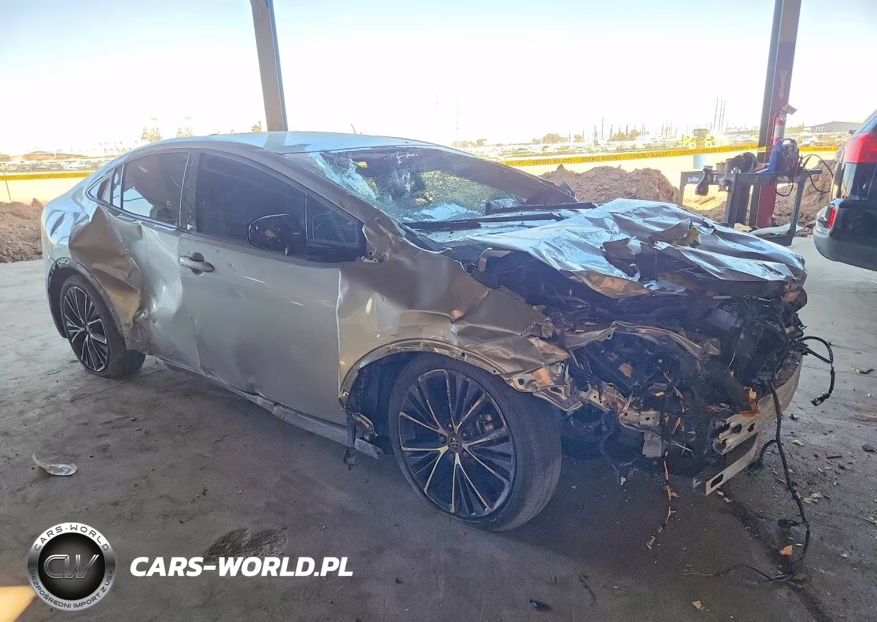 2024 Toyota Prius Limited VIN:JTDACAAU2R3037744 - 4