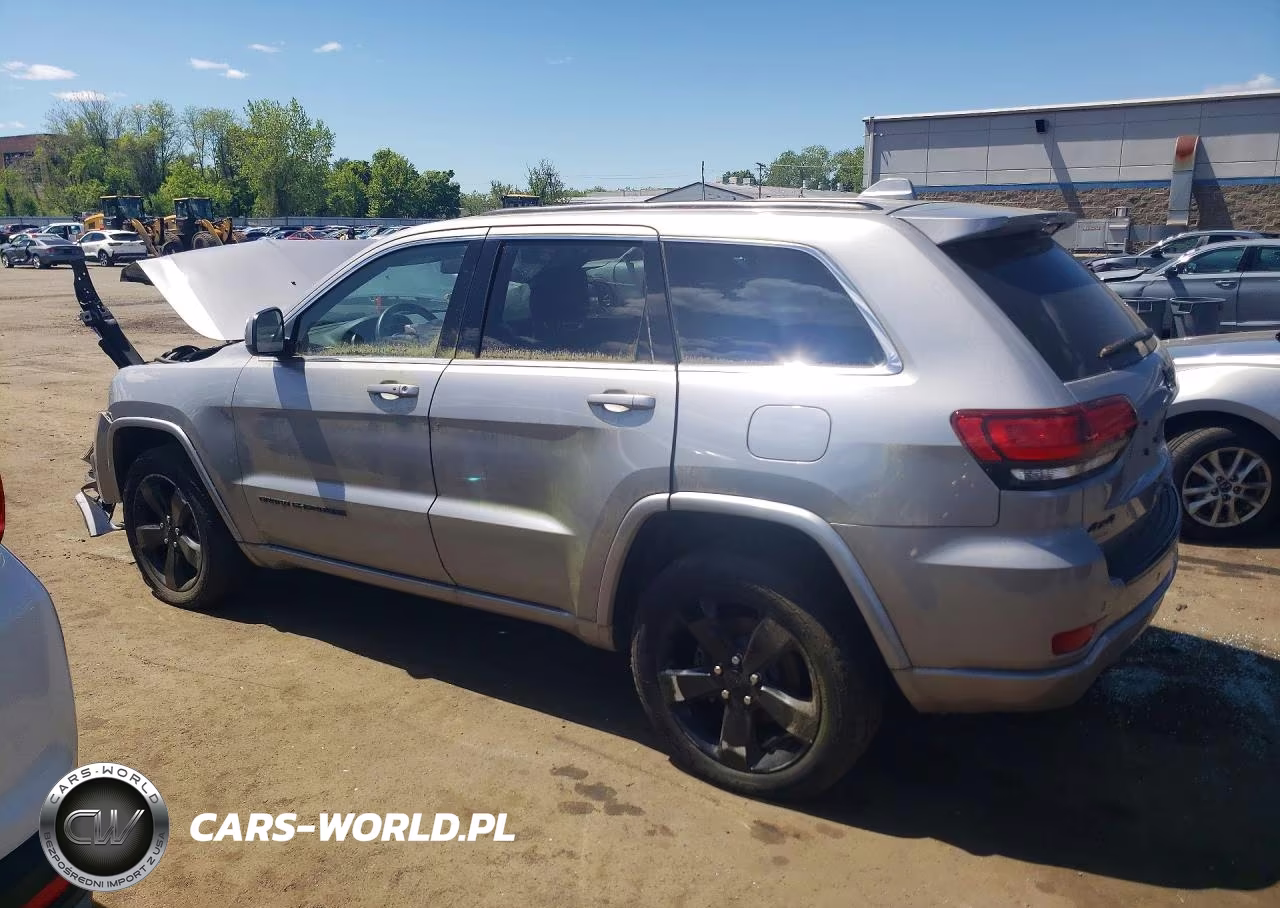 2015 Jeep Grand Cherokee Laredo VIN:1C4RJFAG5FC924136 - 2