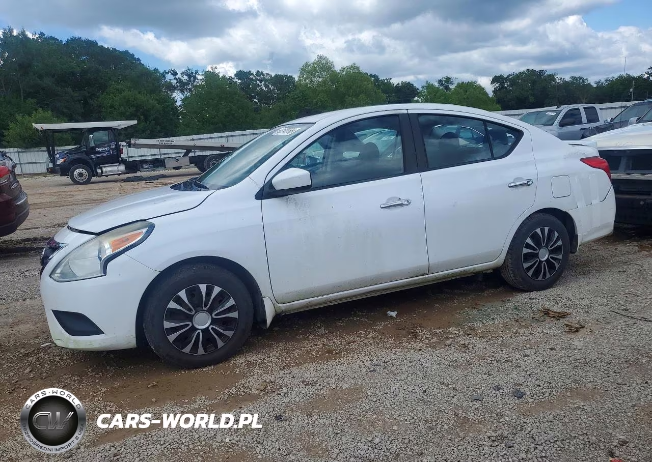 2015 Nissan Versa 1.6 Sv