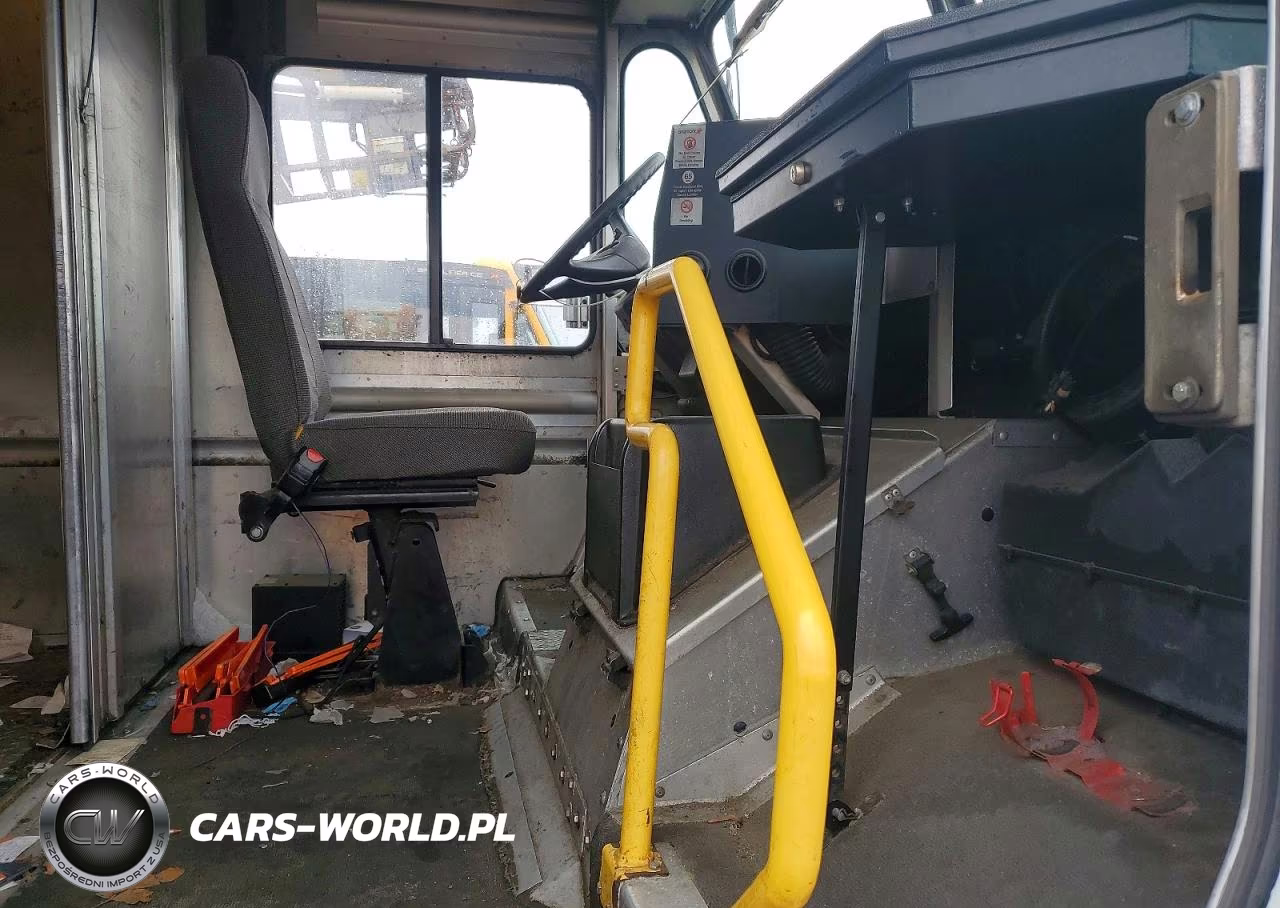 2014 Freightliner Chassis M Line Walk-In Van VIN:4UZAC3DV2ECFW4420 - 7