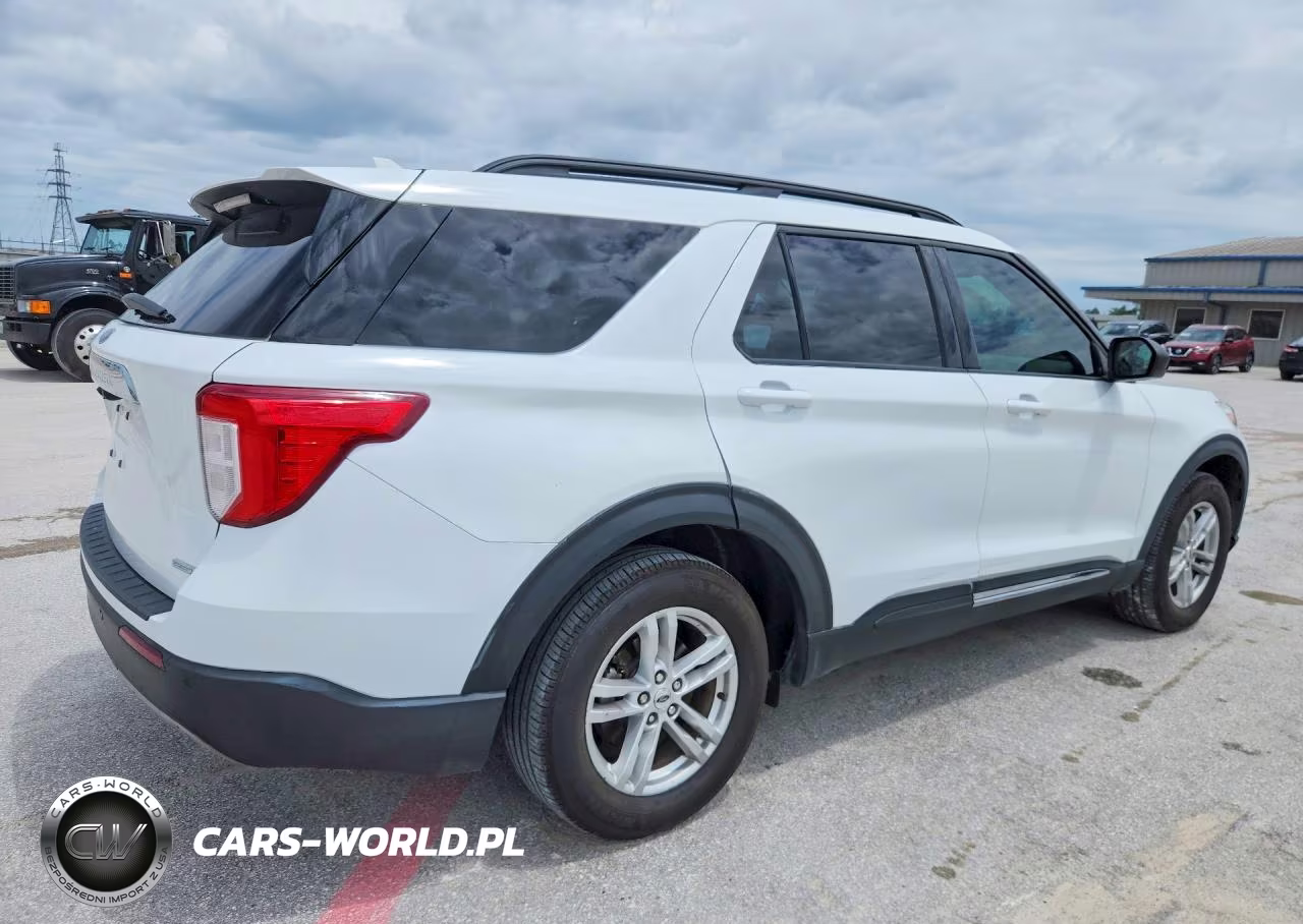 2020 Ford Explorer Xlt VIN:1FMSK7DHXLGB00657 - 3