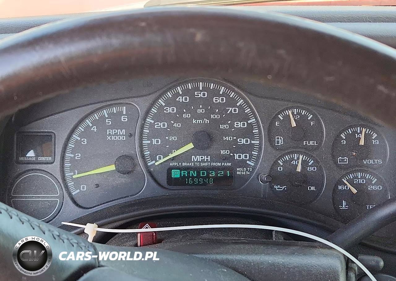 2000 Chevrolet Silverado C1500 VIN:1GCEC19T2YZ157813 - 9