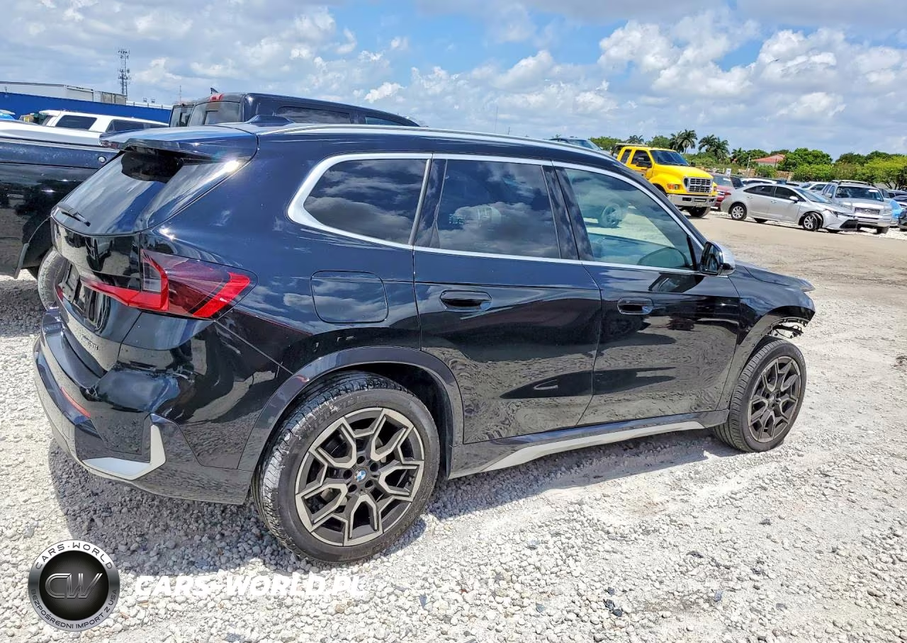 2023 Toyota 4 Wheel Dr VIN:WBX73EF08P5W11744 - 3