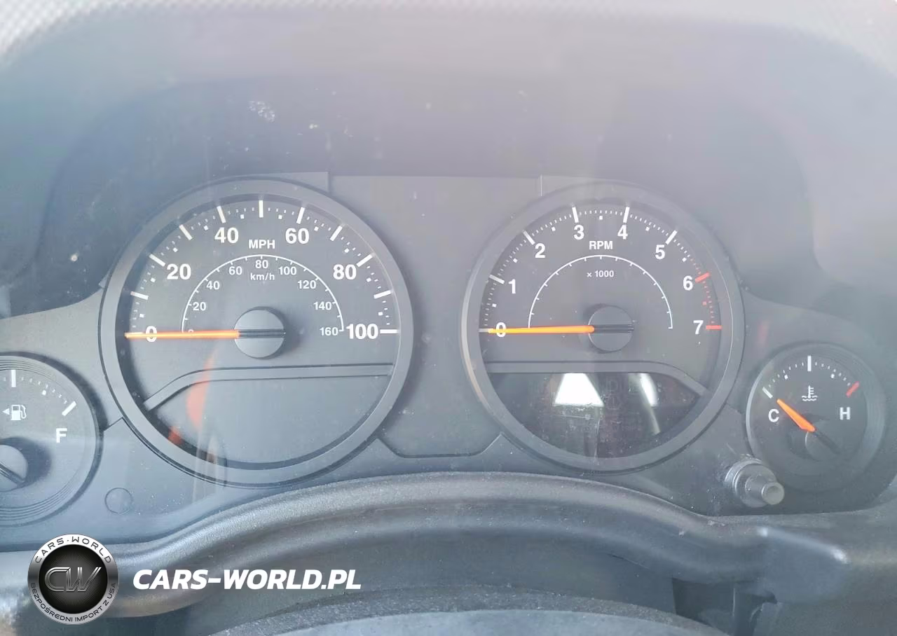 2008 Jeep Wrangler X VIN:1J4FA24138L568382 - 9