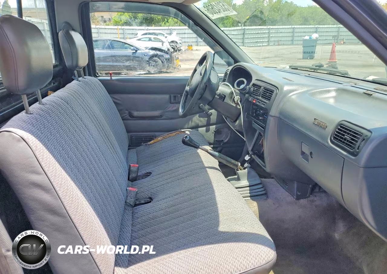 1996 Nissan Truck Xe VIN:1N6SD11S5TC304301 - 10