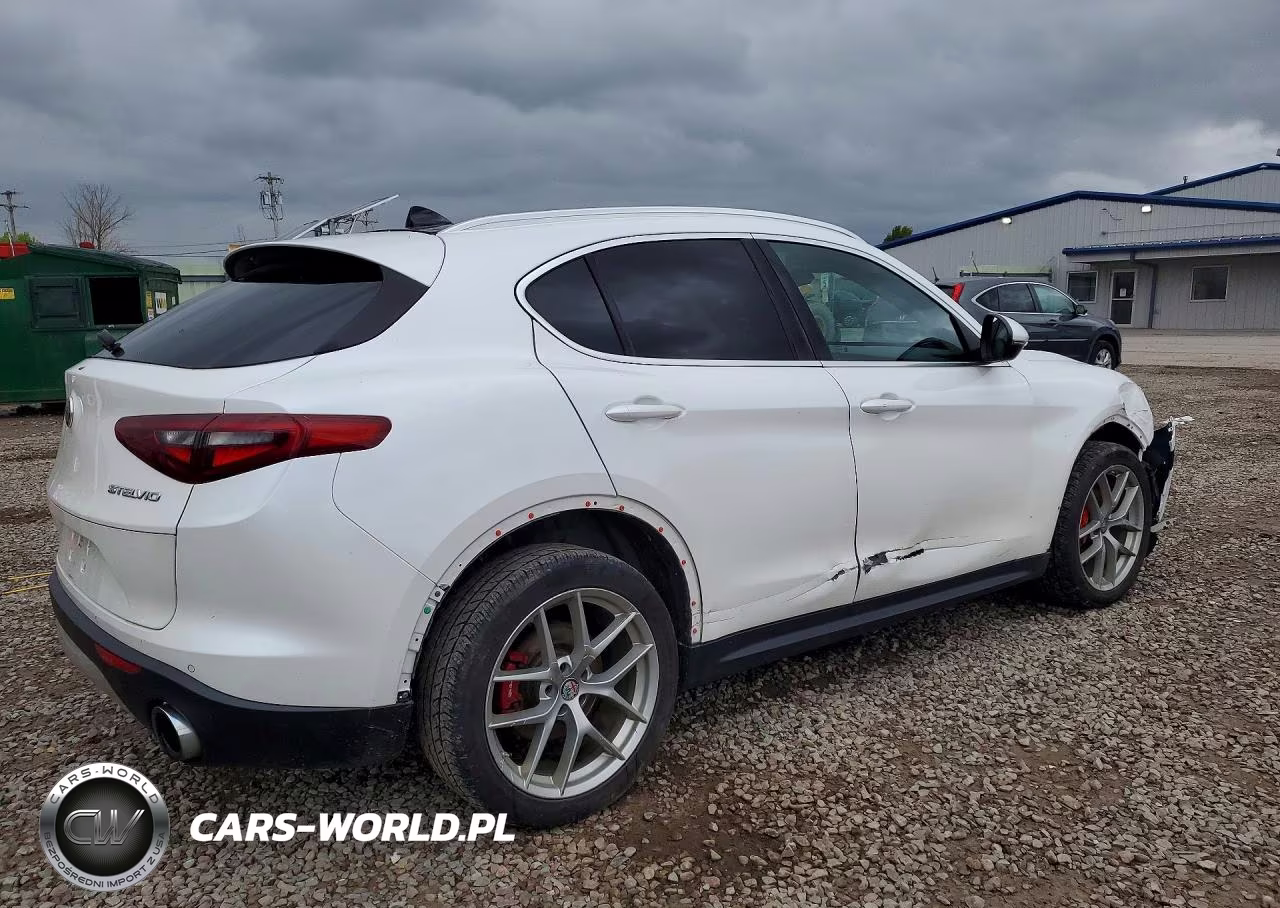 2018 Alfa Romeo Stelvio Ti VIN:ZASFAKBN4J7B94883 - 3