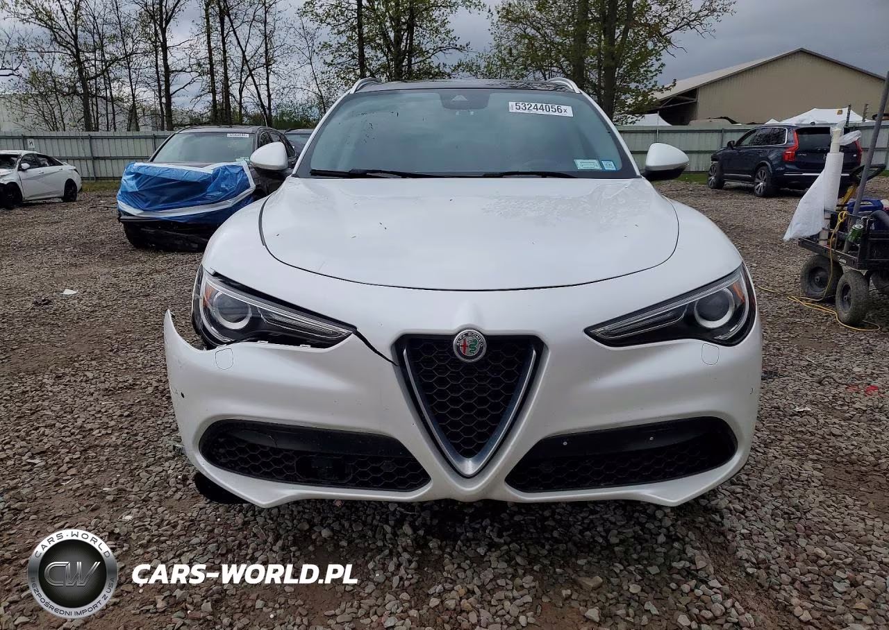 2018 Alfa Romeo Stelvio Ti VIN:ZASFAKBN4J7B94883 - 5